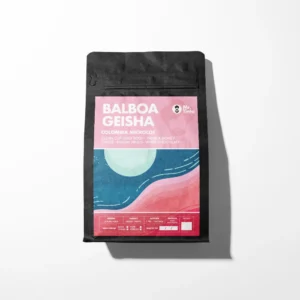 Mr. Tinto Balboa Geisha – Colombian micro-lot coffee with panela honey, citrus, yellow fruits, and white chocolate flavours.